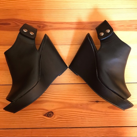 Candie’s Black Chunky Wedge Heel, EUC, 9 - Picture 7 of 9